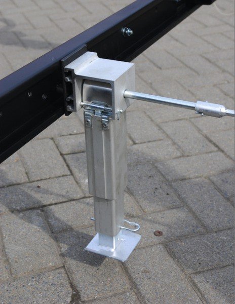 Tagumised tugijalad 29-42cm, kandevõime 1000kg, 2tk sobivad Adriale