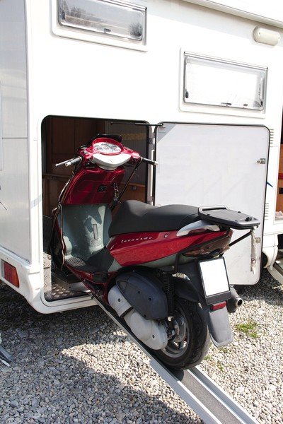 Rolleri hoidja garaaži SmartRail, 12V, kuni 150kg