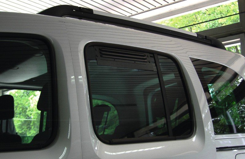 Driver's cab Ventilation grilles: Ventilation for driver's cab doors