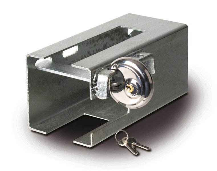 Security casing with discus padlock