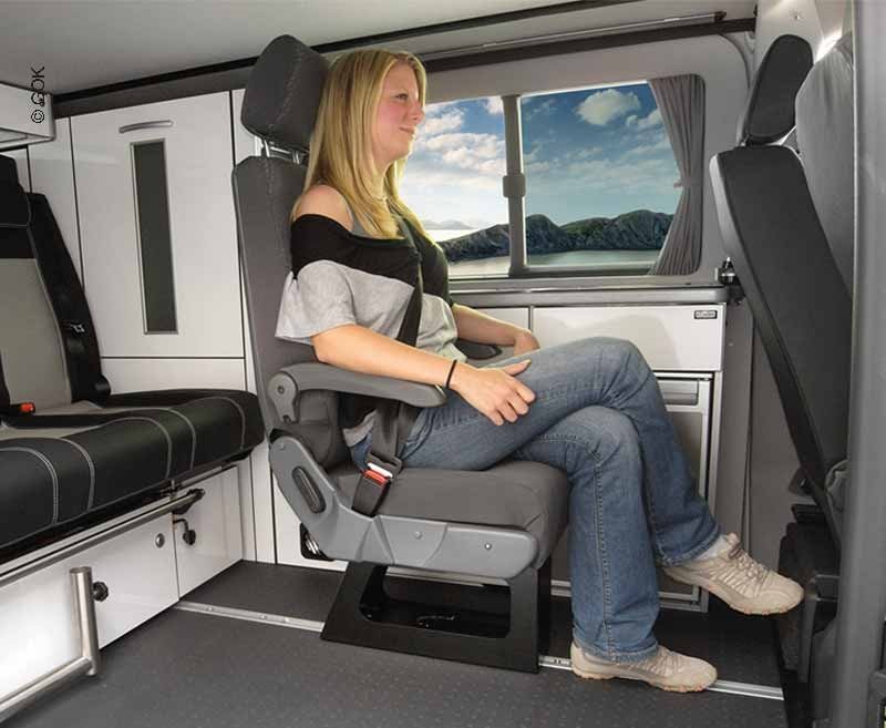 Eurosit A400, single seat with integrated three-point belt