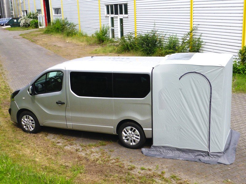 Tagumine telk Toyota Hiace
